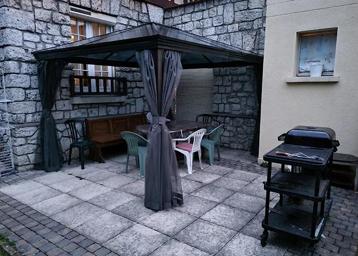 Apakabar Homestay, Gite 6 Personnes, Proche Gare Melun, Parking Prive