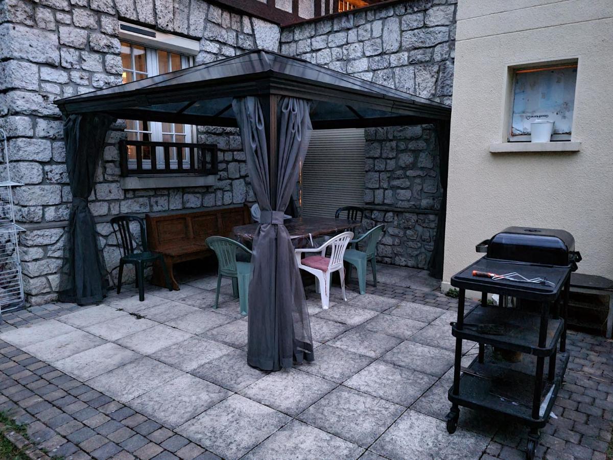 Apakabar Homestay, 6 Personnes, Proche Gare Melun, Parking Prive Apartment