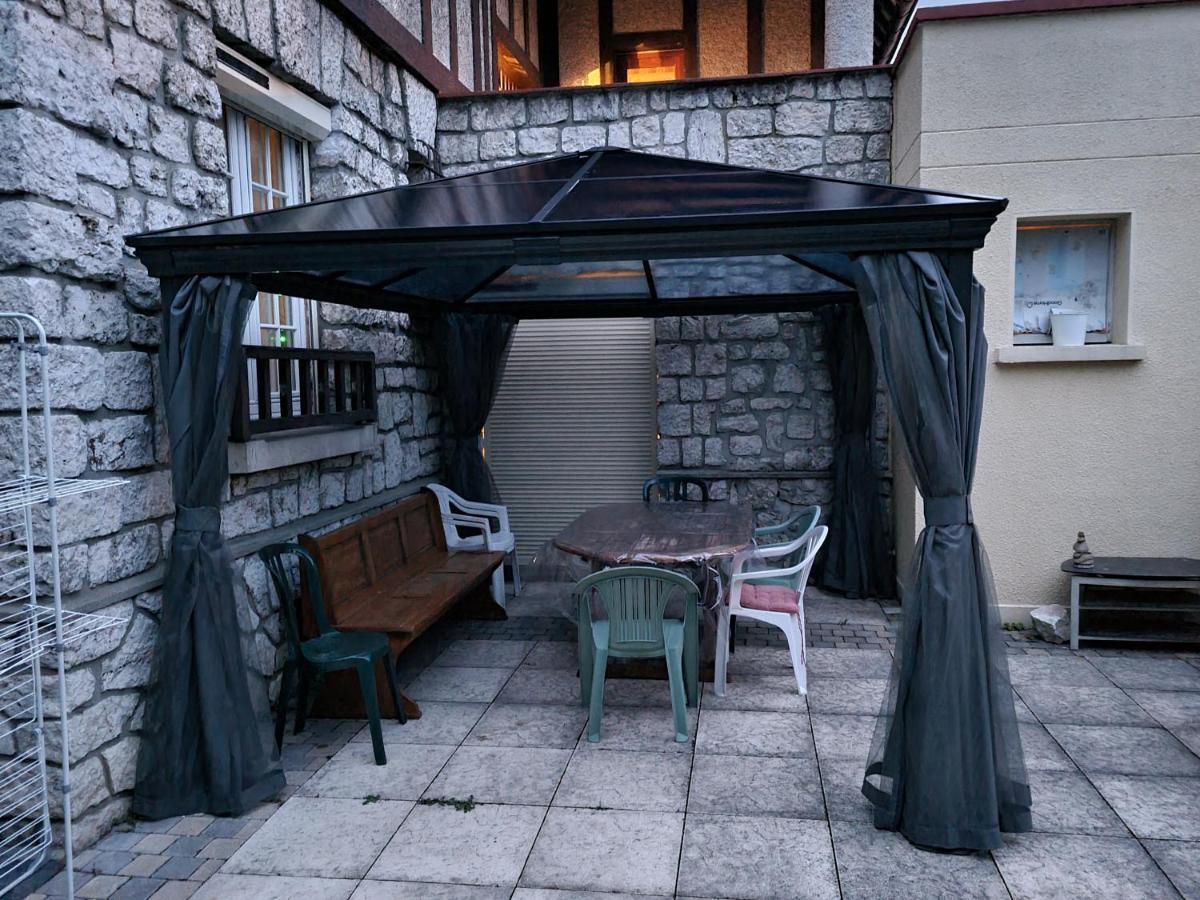 Apakabar Homestay, 6 Personnes, Proche Gare Melun, Parking Prive *